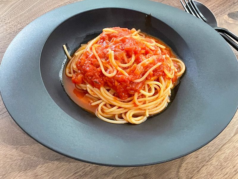 フローリアのトマトソースで作ったパスタ　イメージ画像